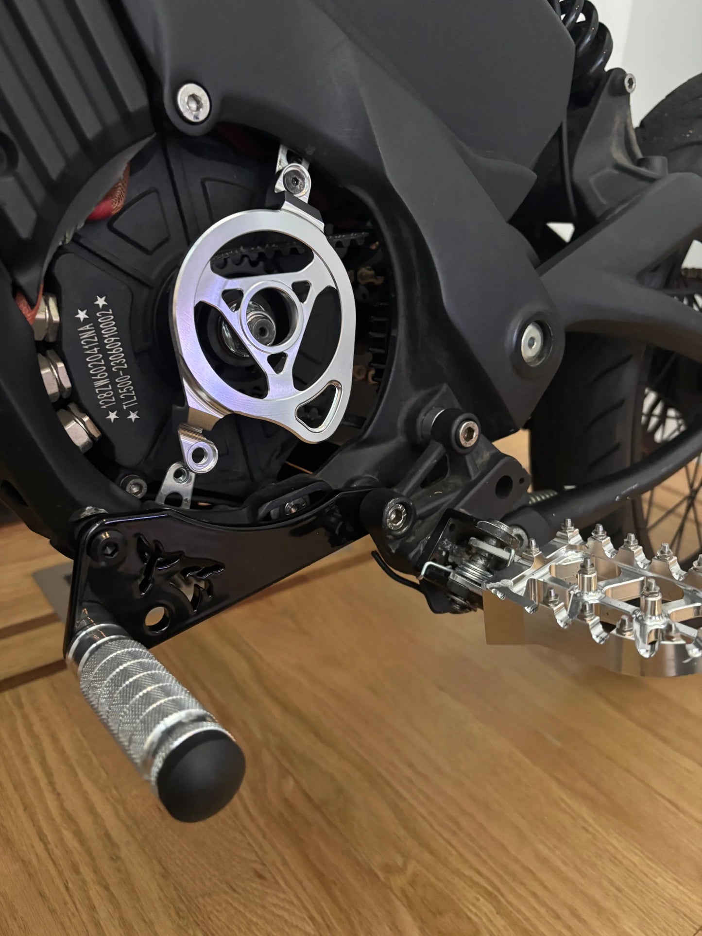 Talaria X3 Foot Lock + Bracket